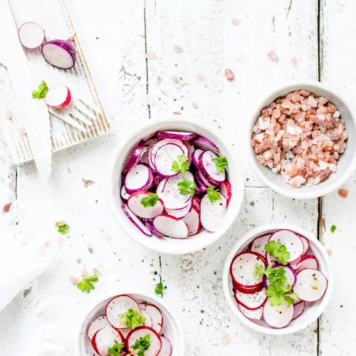 Radish with dill seeds and cardamom powder