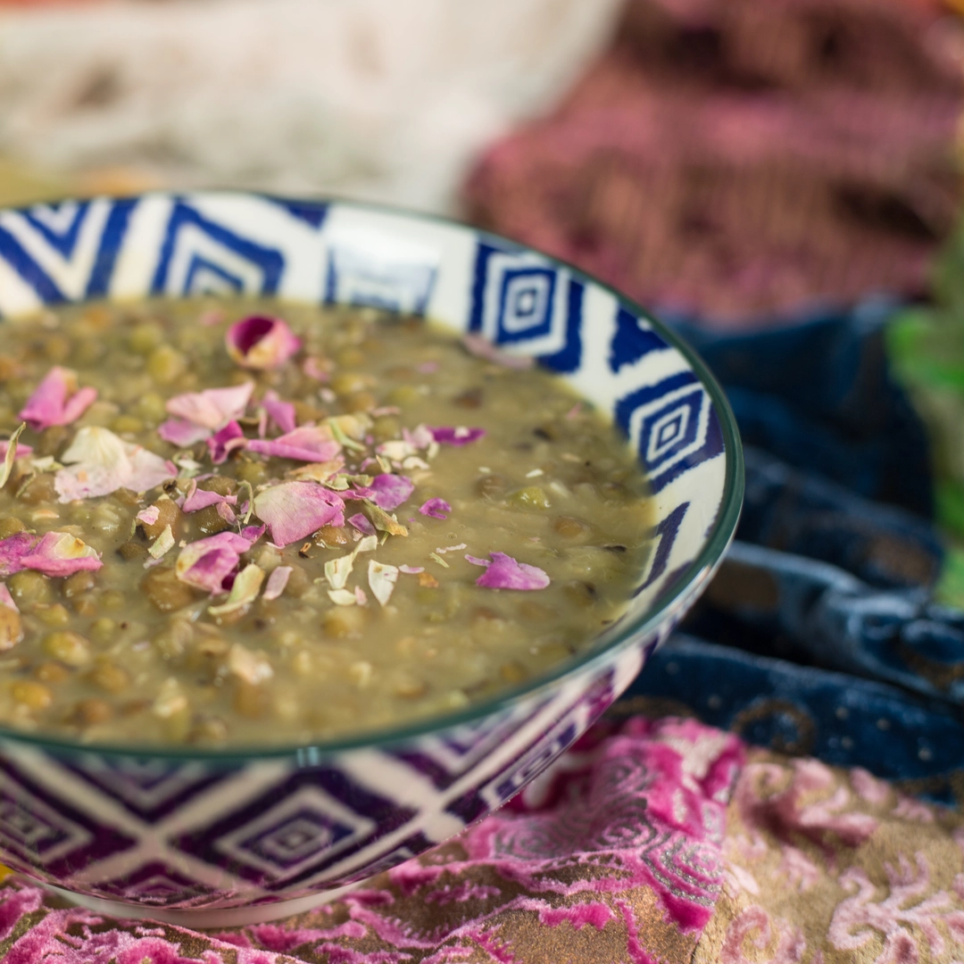 Recipe: Moong dal e petali di rosa  - 1