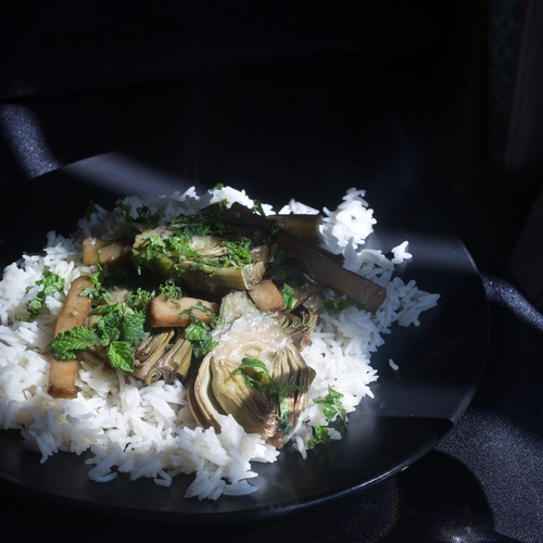 Spicy basmati rice with mint artichoke and seitan