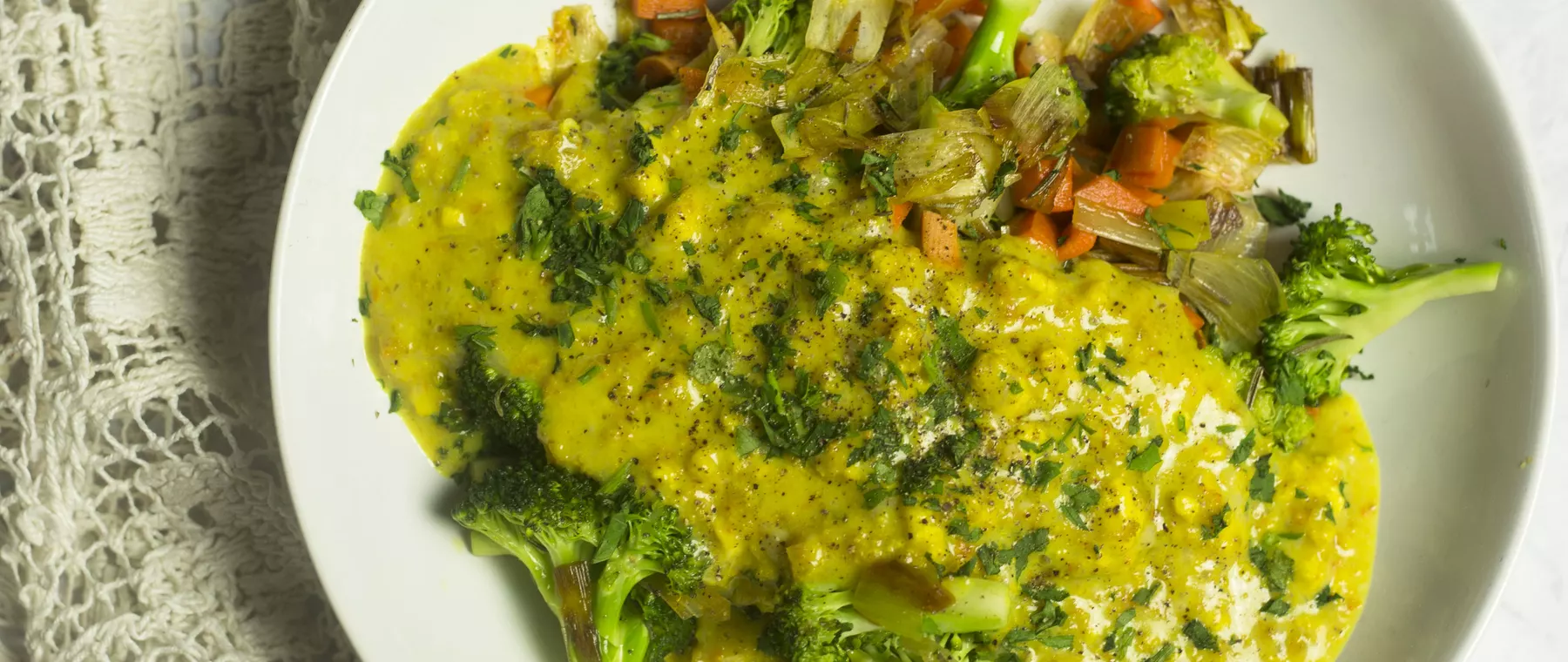 Ricetta: Crumble tofu con sale nero kala namak e curcuma fresca