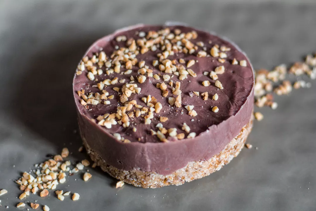 Recipe: Raw Vegan Chocolate Avocado Cake