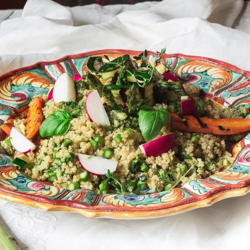 Raw asparagus and quinoa salad with a special pesto