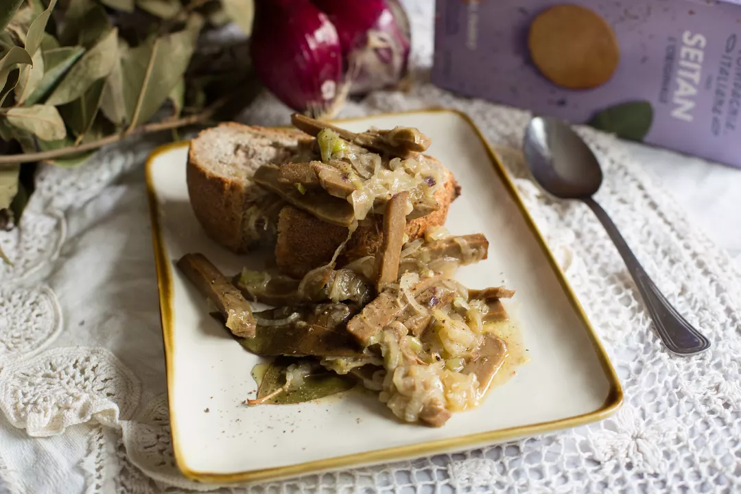Recipe: Venetian-Style Seitan with Onions - 1