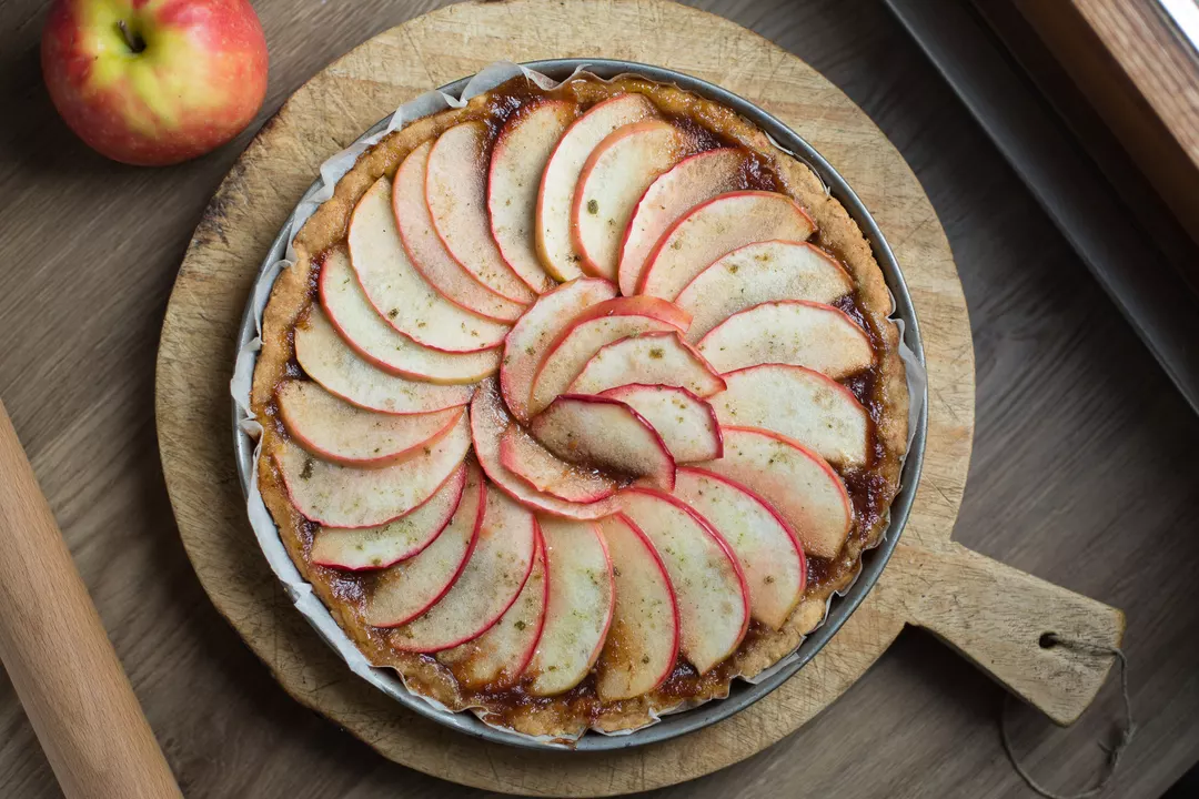 Recipe: Vegan Tart with Yellow Plum and Apple Jam and Mint Sugar - 1