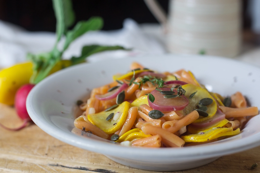 Recipe: Gluten-free pasta  with bicolor vegetable slices