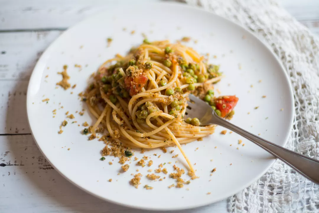 Recipe: Wholemeal Spaghetti with Toasted Breadcrumbs - 1