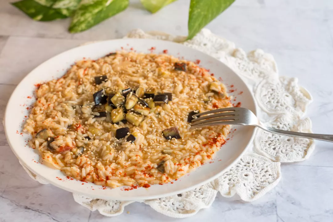 Ricetta: Risotto della transizione stagionale con melanzane e paprika fumè (foto 1)