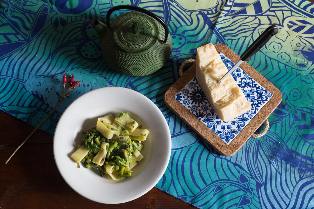 Recipe: Calamarata Pasta with Fiolaro Broccoli, Garlic and Chili