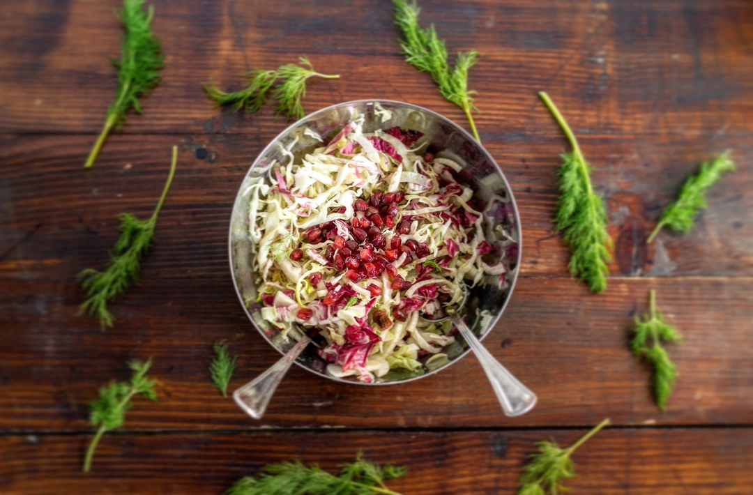 Ricetta: Cavolo cappuccio verde e melograno con vinaigrette all'aneto e senape