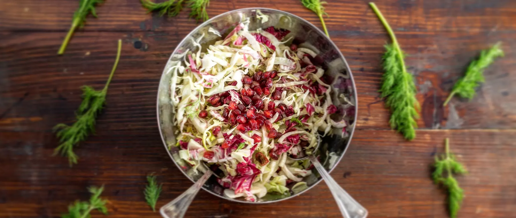Ricetta: Cavolo cappuccio verde e melograno con vinaigrette all'aneto e senape