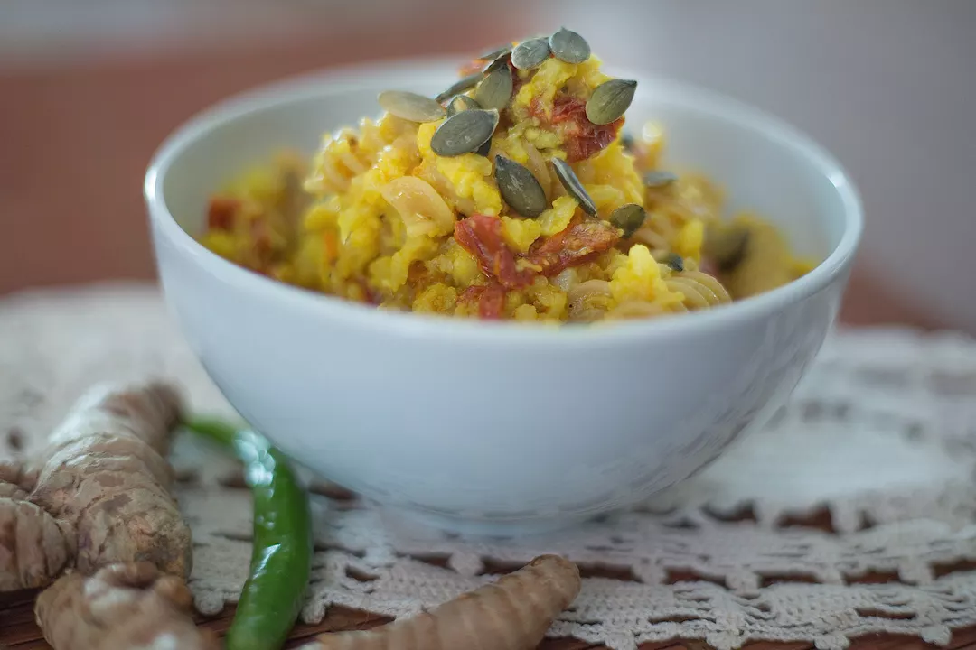 Recipe: Wholemeal Fusilli with Cauliflower Cream and Fresh Turmeric