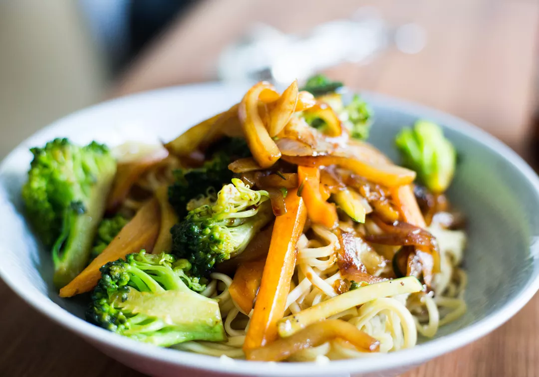 Recipe: Rice Noodles with Crunchy Vegetables and Lemon